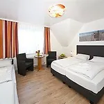 California 4* קליפורניין