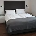 California 4* קליפורניין