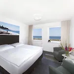 California מלון