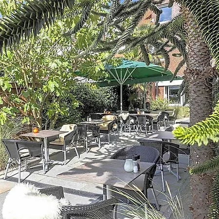 California 4* קליפורניין
