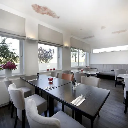 California Hotell 4*